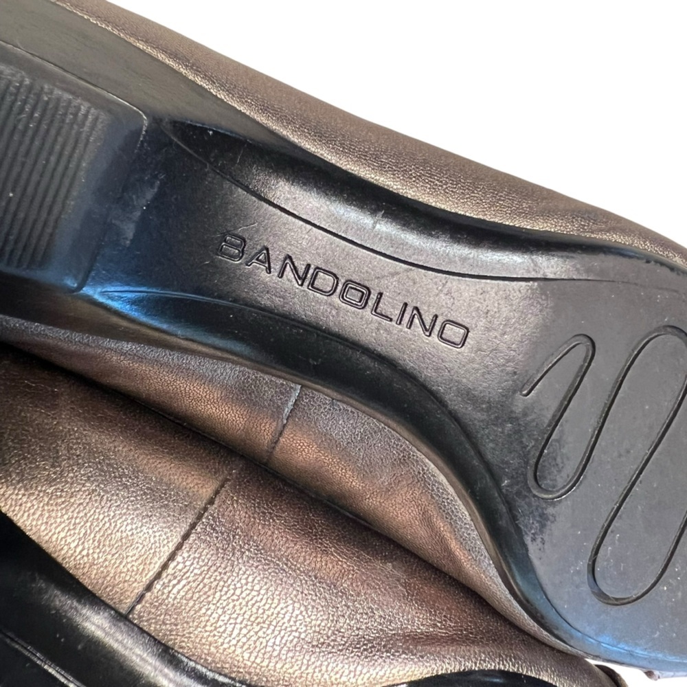 Bandolino Crome Antique Gold Leather Buckle Detail Closed Toe Flats Size 7 - Picture 5 of 12